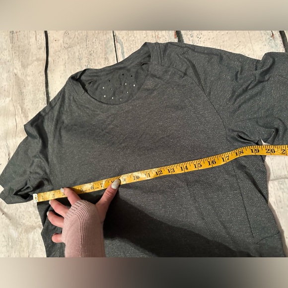 Lululemon medium textured training short sleeve shirt green ventilation active - Picture 9 of 12